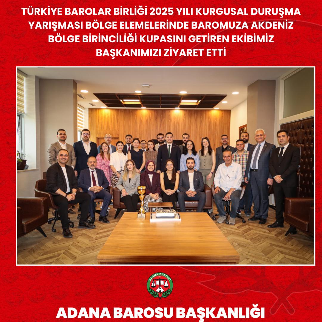 TÜRKİYE BAROLAR BİRLİĞİ 2025 YILI KURGUSAL DURUŞMA YARIŞMASI BÖLGE ELEMELERİNDE BAROMUZA AKDENİZ BÖLGE BİRİNCİLİĞİ KUPASINI GETİREN EKİBİMİZ BAŞKANIMIZI ZİYARET ETTİ